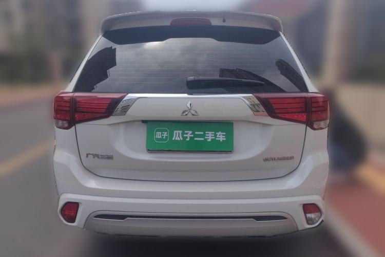 Used Mitsubishi Outlander 2020 2.0L Two-Wheel Drive Enjoyment Version 5 Seats Rear