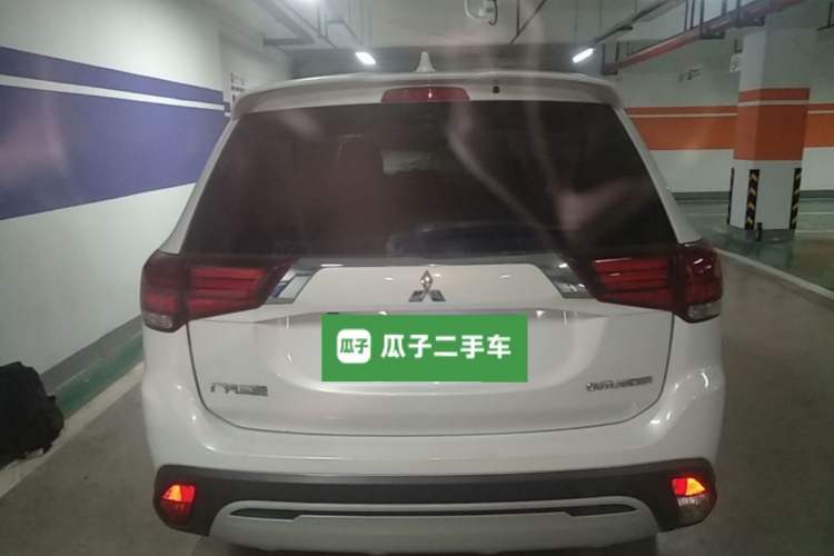 Used Mitsubishi Outlander 2020 2.0L Two-Wheel Drive Enjoyment Version 5 Seats Rear