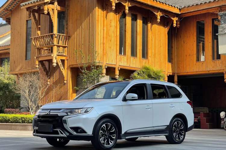 Used Mitsubishi Outlander 2020 2.0L Two-Wheel Drive Enjoyment Version 5 Seats Guazi used car, China used car export, Used car for sale, Used cars, Cheapest cars for sale