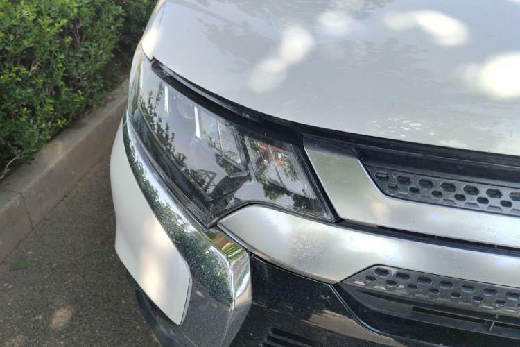 Used Mitsubishi Outlander 2020 2.4L 4x4 Zhi Xiang Edition 5 Seats Right Front Headlight