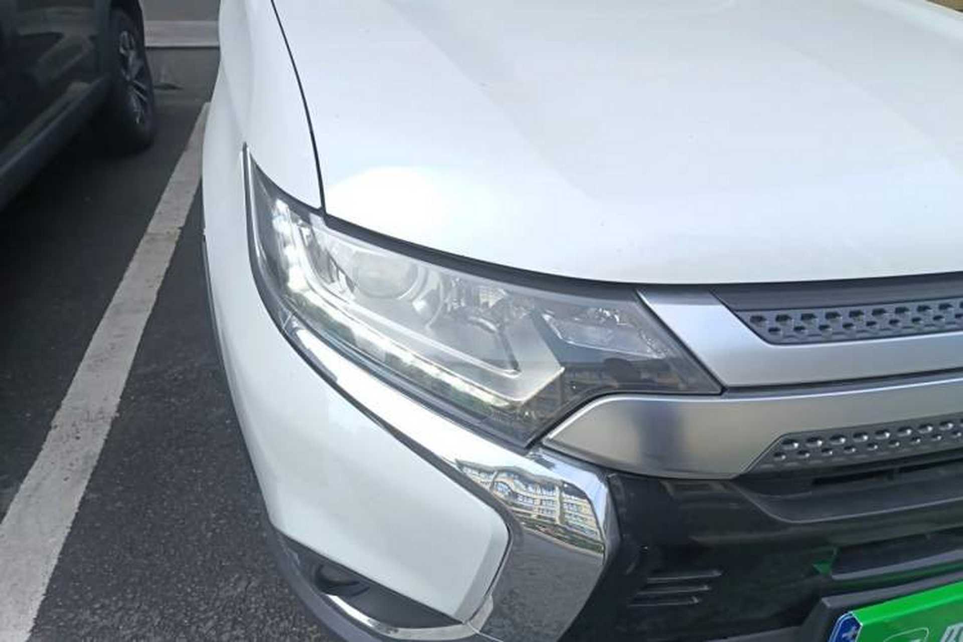 Used Mitsubishi Outlander 2020 2.0L Two-Wheel Drive Comfort Edition 7-Seater Right Front Headlight