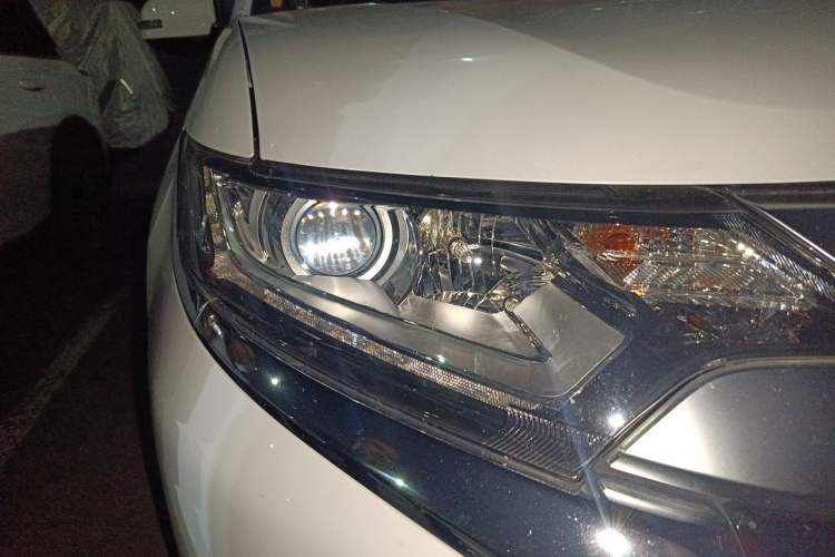 Used Mitsubishi Outlander 2020 2.0L Two-Wheel Drive Comfort Edition 7-Seater Right Front Headlight