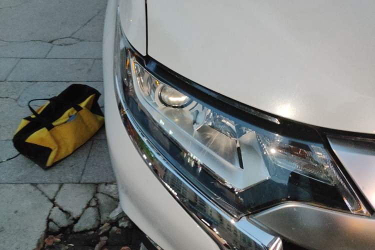 Used Mitsubishi Outlander 2020 2.0L Two-Wheel Drive Enjoyment Version 5 Seats Right Front Headlight