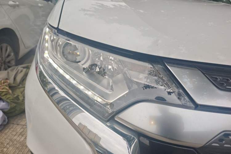 Used Mitsubishi Outlander 2020 2.0L Two-Wheel Drive Enjoyment Version 5 Seats Right Front Headlight
