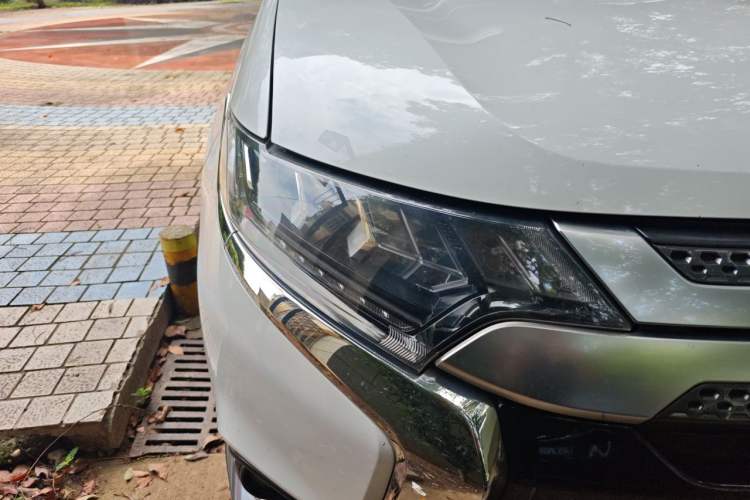 Used Mitsubishi Outlander 2020 2.4L 4x4 Zhi Xiang Edition 7-Seater Right Front Headlight
