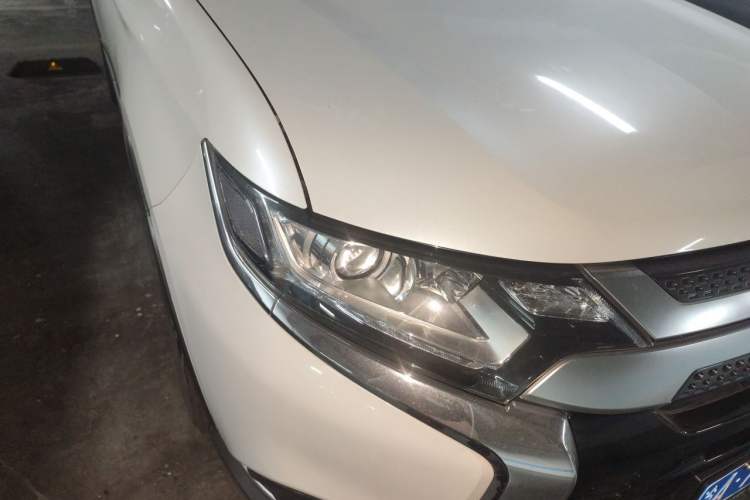 Used Mitsubishi Outlander 2020 2.0L Two-Wheel Drive Comfort Edition 7-Seater Right Front Headlight