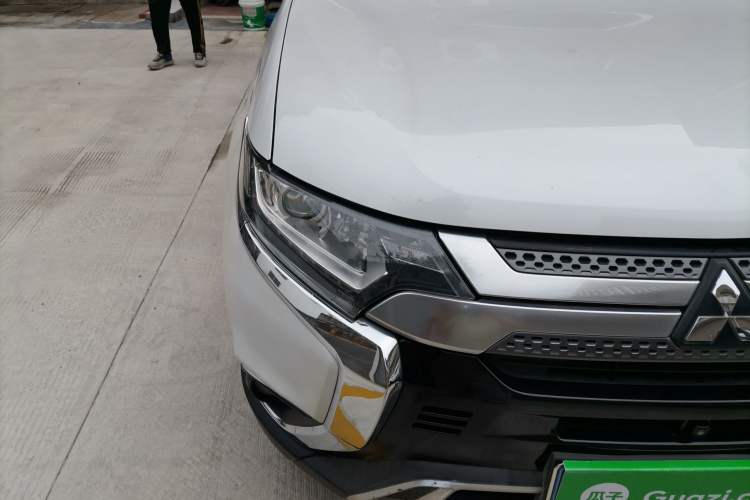 Used Mitsubishi Outlander 2020 2.0L Two-Wheel Drive Enjoyment Version 5 Seats Right Front Headlight