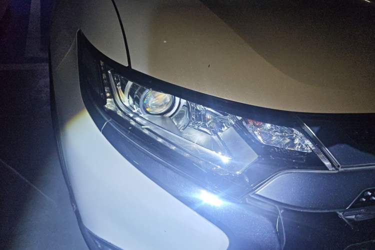 Used Mitsubishi Outlander 2020 2.0L Two-Wheel Drive Enjoyment Version 5 Seats Right Front Headlight
