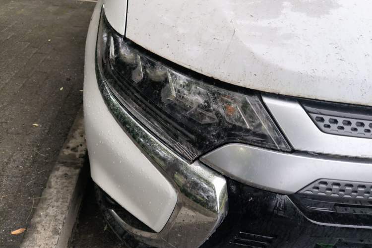 Used Mitsubishi Outlander 2020 2.4L 4x4 Zhi Xiang Edition 5 Seats Right Front Headlight