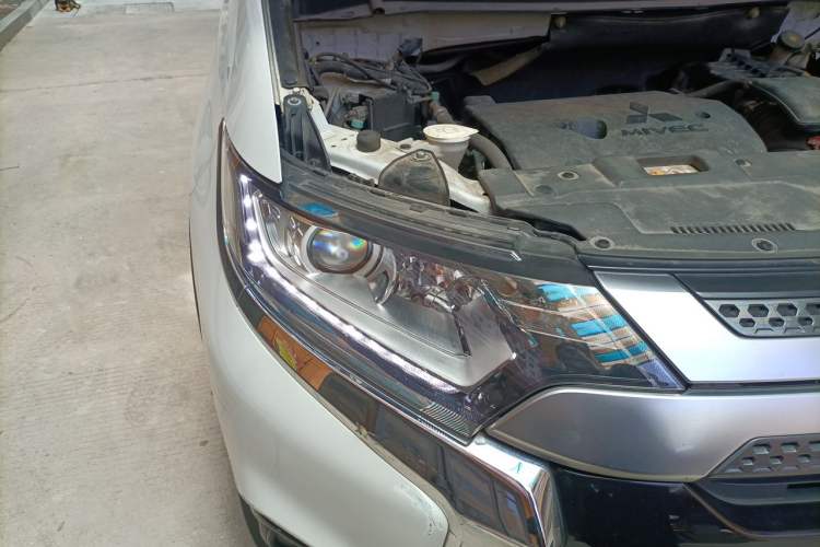 Used Mitsubishi Outlander 2020 2.0L Two-Wheel Drive Enjoyment Version 5 Seats Right Front Headlight
