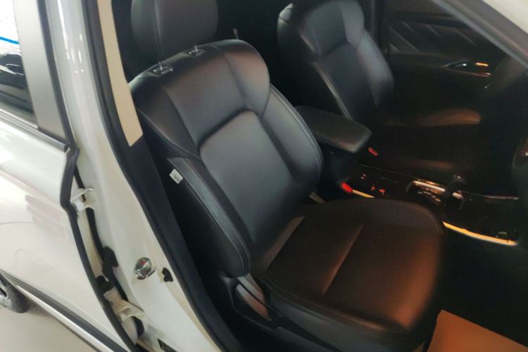 Used Mitsubishi Outlander 2020 2.0L Two-Wheel Drive Enjoyment Version 5 Seats Right Front Seat