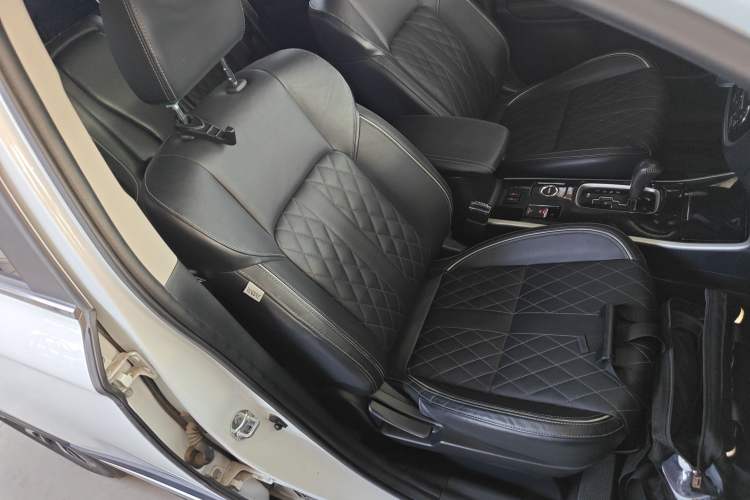 Used Mitsubishi Outlander 2020 2.4L 4x4 Zhi Xiang Edition 7-Seater Right Front Seat