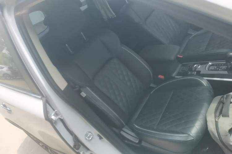 Used Mitsubishi Outlander 2020 2.4L 4x4 Zhi Xiang Edition 5 Seats Right Front Seat