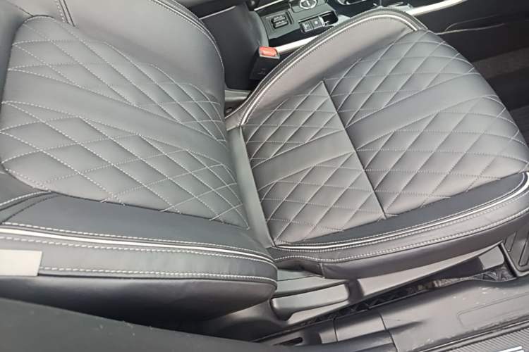 Used Mitsubishi Outlander 2020 2.4L 4x4 Zhi Xiang Edition 7-Seater Right Front Seat