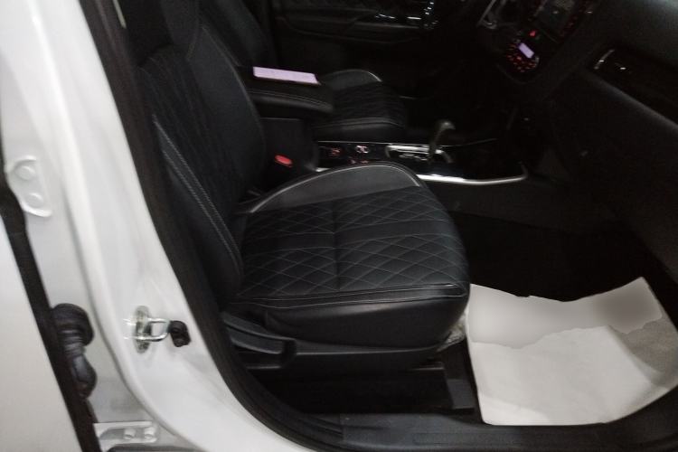 Used Mitsubishi Outlander 2020 2.4L 4x4 Zhi Xiang Edition 5 Seats Right Front Seat
