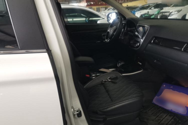 Used Mitsubishi Outlander 2020 2.4L 4x4 Zhi Xiang Edition 5 Seats Right Front Seat
