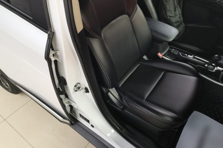 Used Mitsubishi Outlander 2020 2.0L Two-Wheel Drive Comfort Edition 5 Seats Right Front Seat