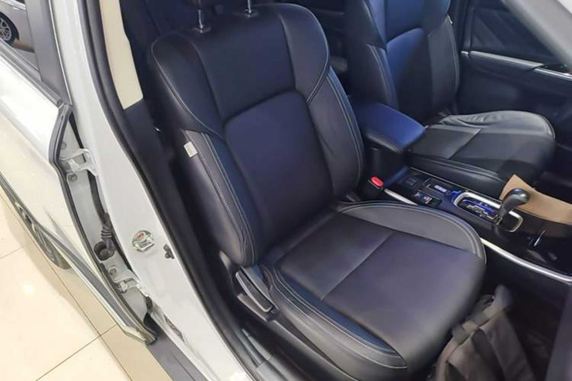 Used Mitsubishi Outlander 2020 2.0L Two-Wheel Drive Comfort Edition 7-Seater Right Front Seat