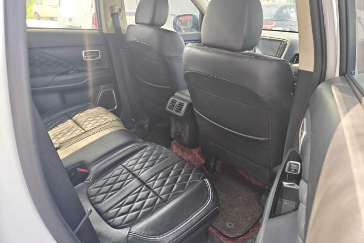 Used Mitsubishi Outlander 2020 2.4L 4x4 Zhi Xiang Edition 5 Seats Right Front Seat