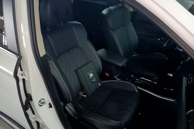 Used Mitsubishi Outlander 2020 2.4L 4x4 Zhi Xiang Edition 7-Seater Right Front Seat