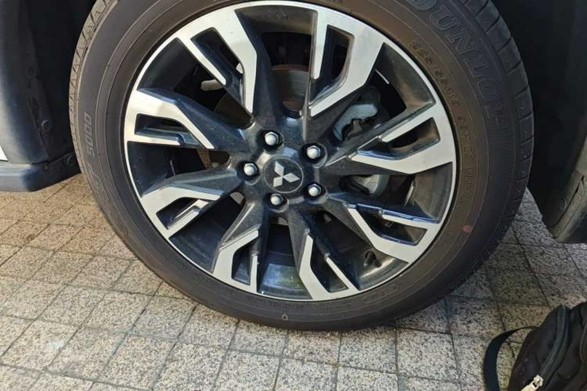 Used Mitsubishi Outlander 2020 2.0L Two-Wheel Drive Enjoyment Version 5 Seats Right Front Wheel Hub