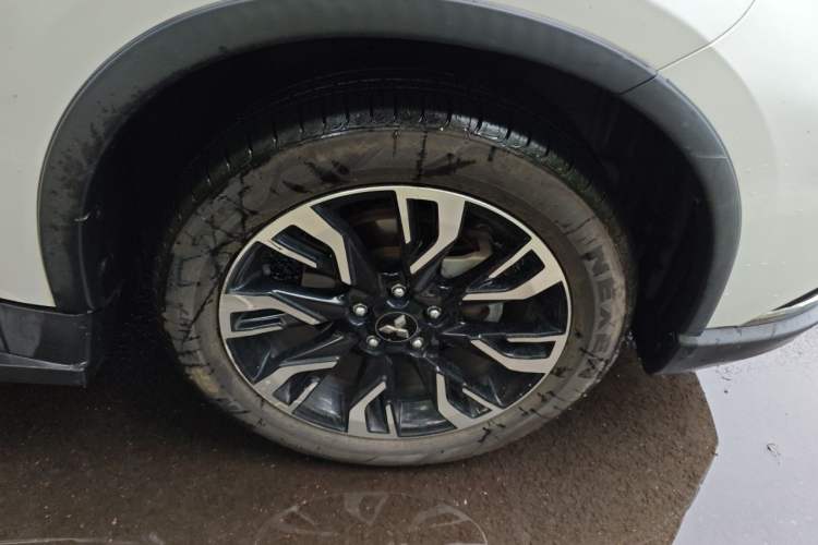 Used Mitsubishi Outlander 2020 2.0L Two-Wheel Drive Enjoyment Version 5 Seats Right Front Wheel Hub