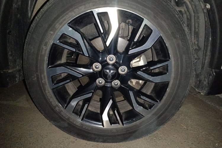 Used Mitsubishi Outlander 2020 2.0L Two-Wheel Drive Comfort Edition 7-Seater Right Front Wheel Hub
