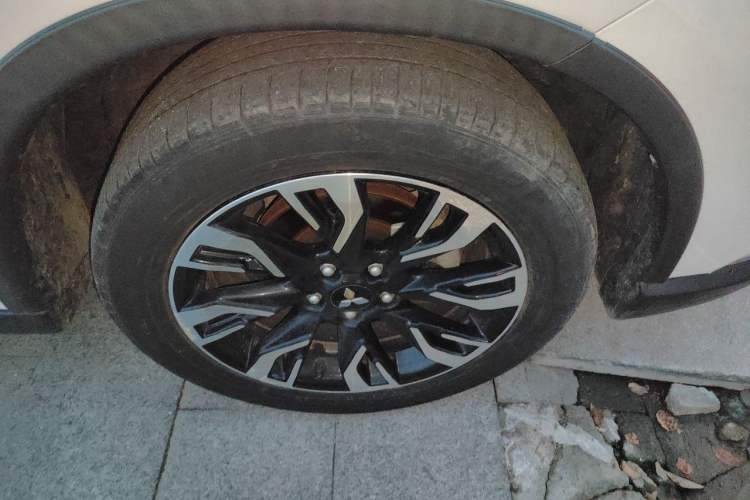 Used Mitsubishi Outlander 2020 2.0L Two-Wheel Drive Enjoyment Version 5 Seats Right Front Wheel Hub