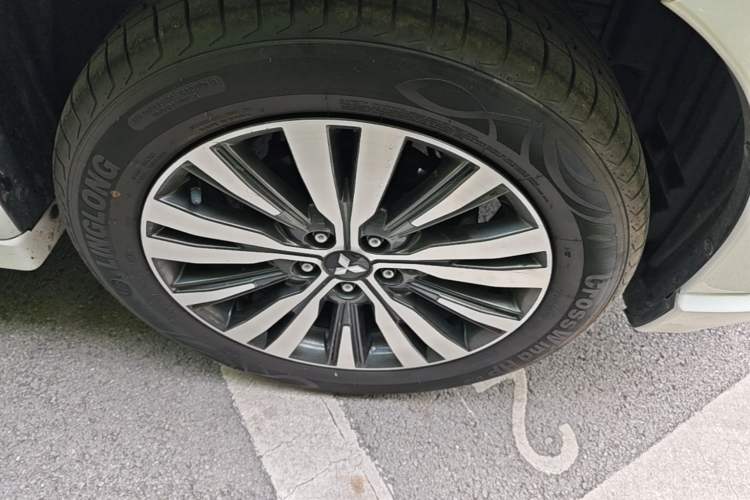 Used Mitsubishi Outlander 2020 2.0L Two-Wheel Drive Comfort Edition 7-Seater Right Front Wheel Hub