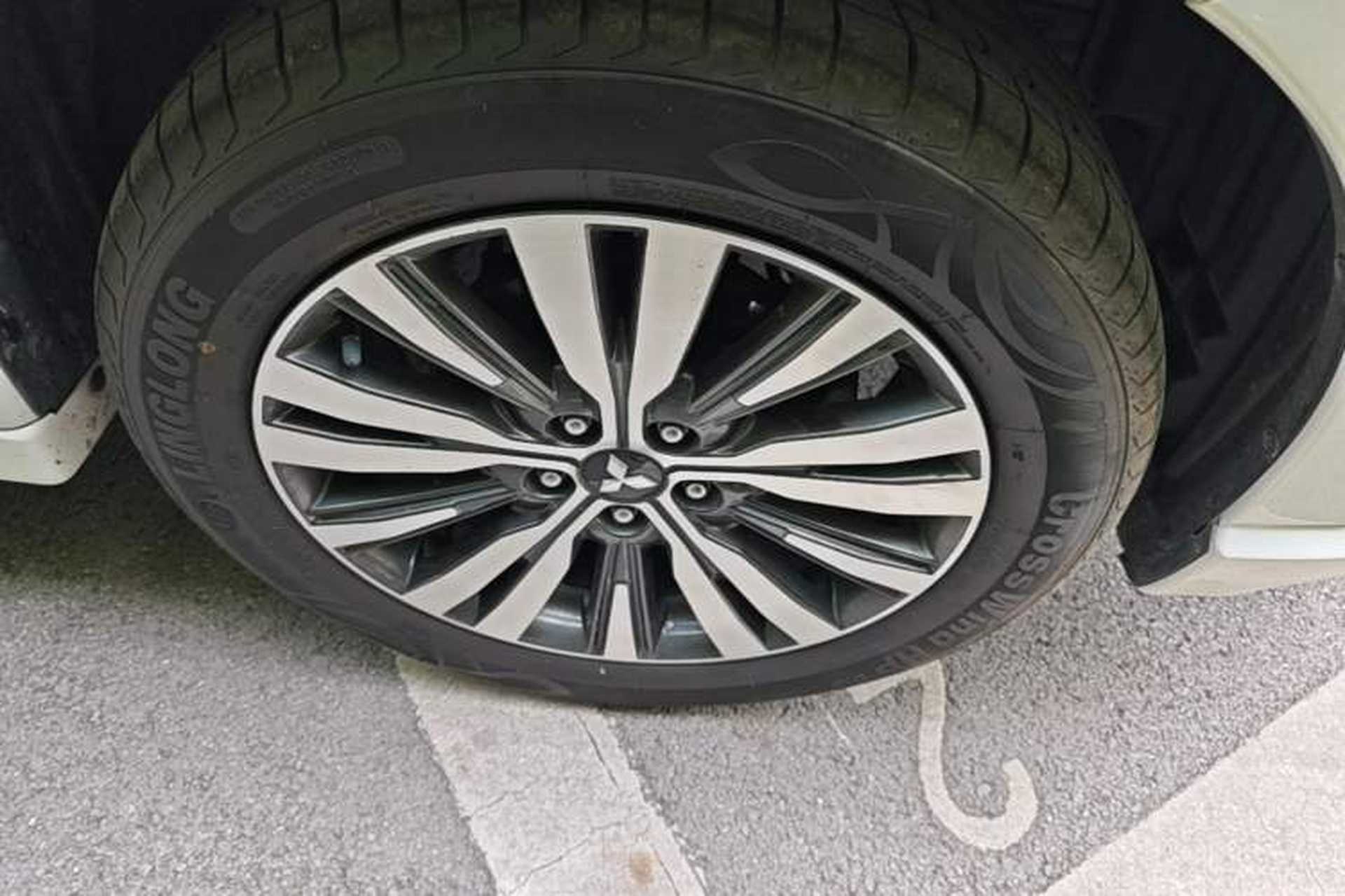 Used Mitsubishi Outlander 2020 2.0L Two-Wheel Drive Comfort Edition 7-Seater Right Front Wheel Hub