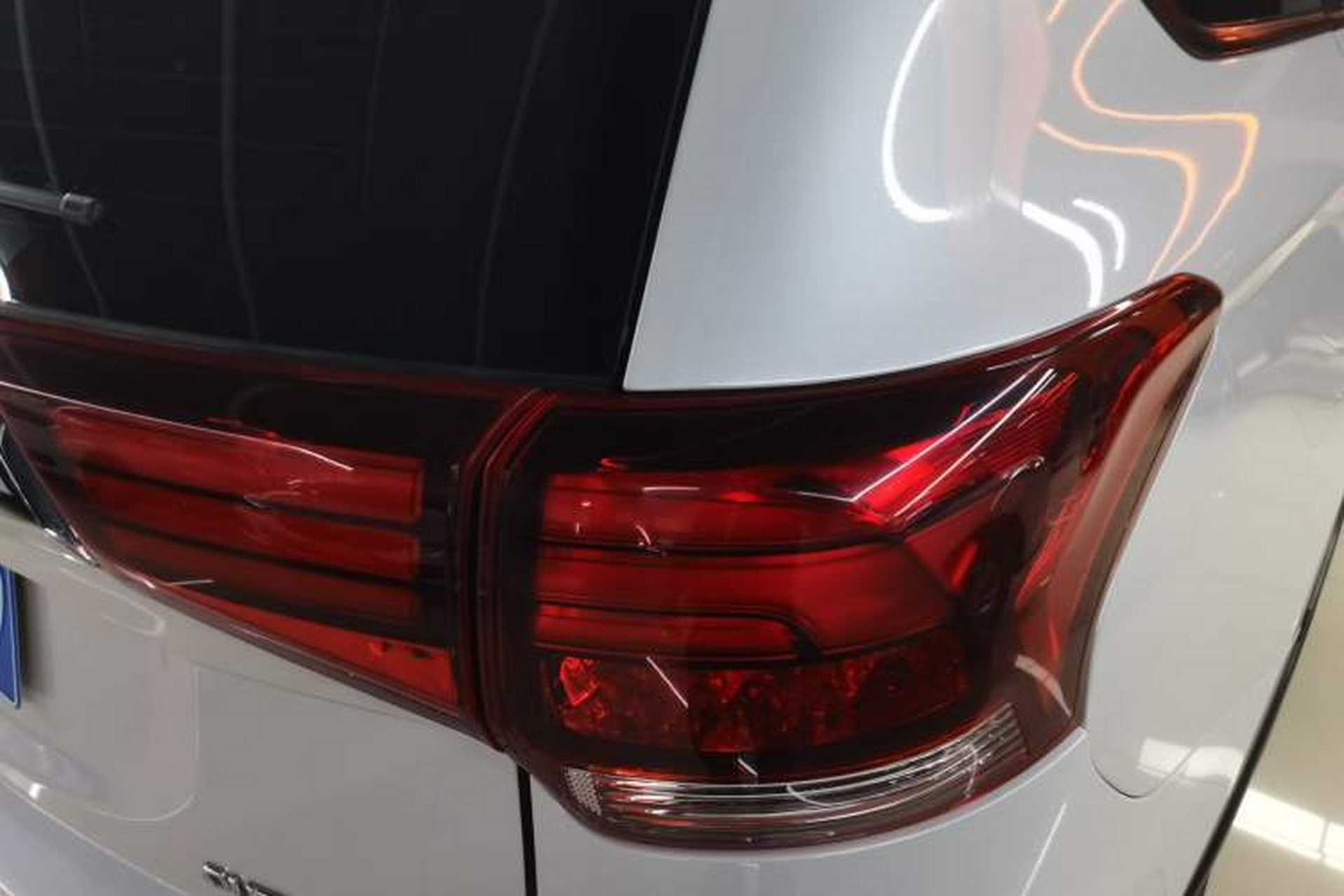 Used Mitsubishi Outlander 2020 2.0L Two-Wheel Drive Comfort Edition 5 Seats Right Rear Taillight