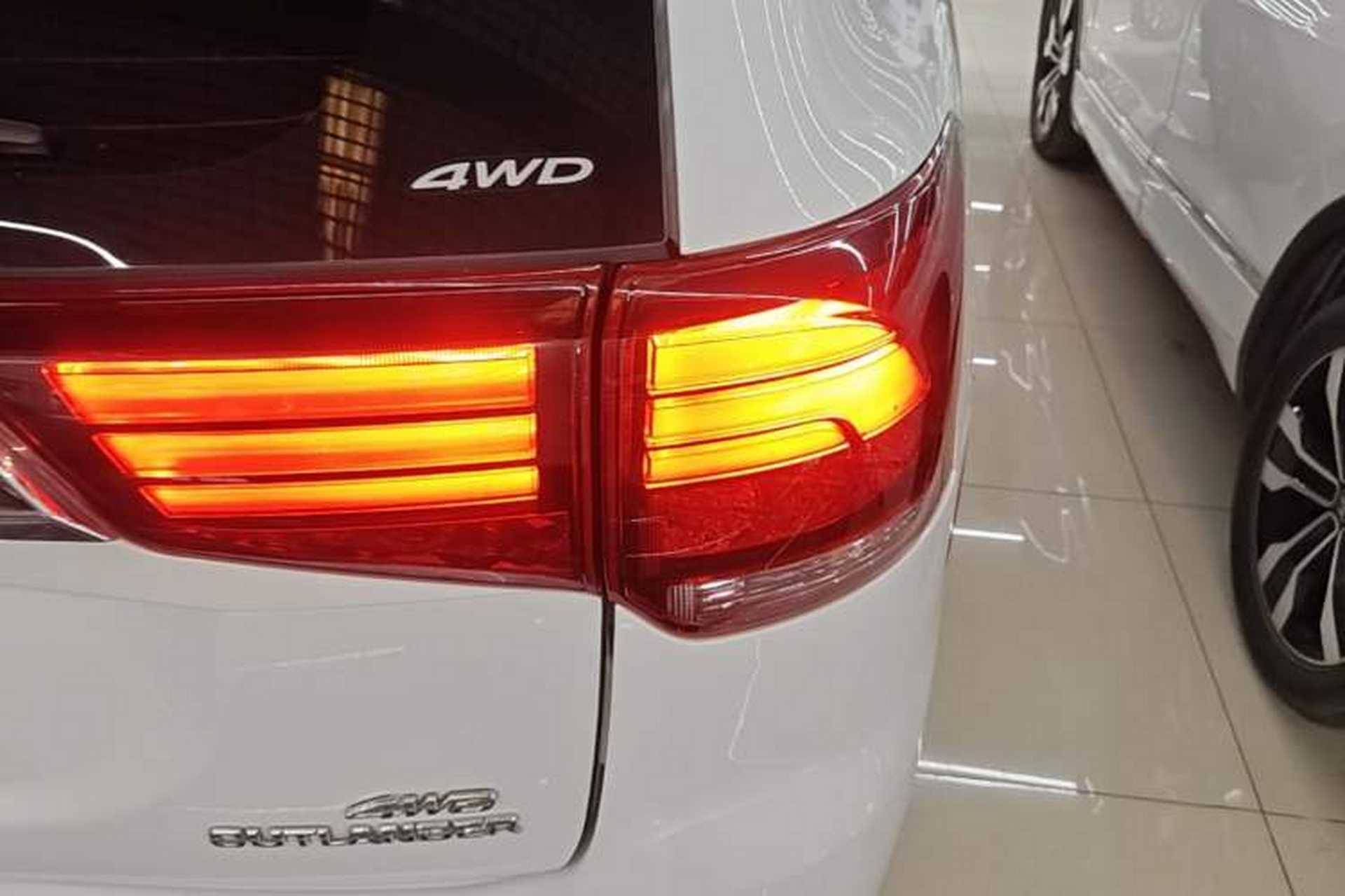 Used Mitsubishi Outlander 2020 2.4L 4x4 Zhi Xiang Edition 5 Seats Right Rear Taillight