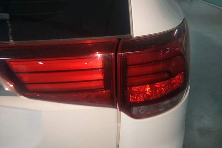 Used Mitsubishi Outlander 2020 2.0L Two-Wheel Drive Enjoyment Version 5 Seats Right Rear Taillight