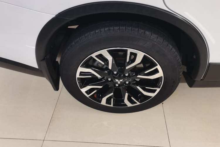 Used Mitsubishi Outlander 2020 2.0L Two-Wheel Drive Comfort Edition 5 Seats Right Rear Wheel Hub