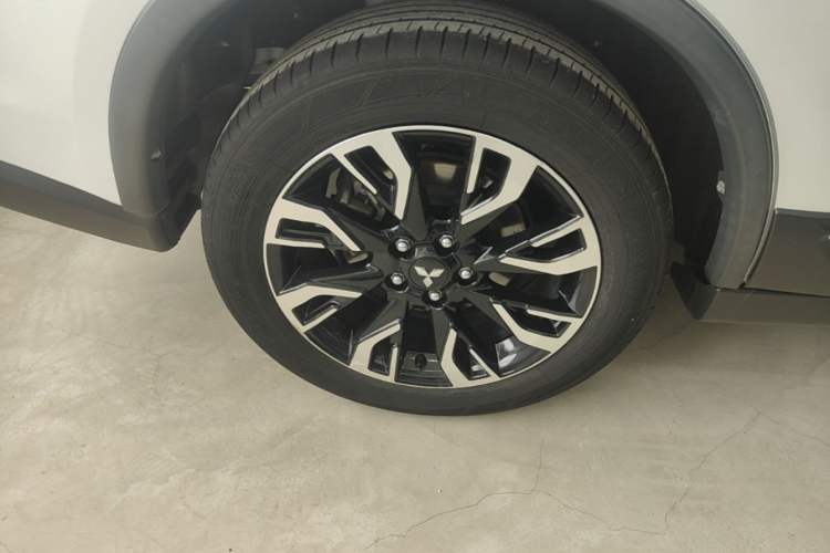 Used Mitsubishi Outlander 2020 2.4L 4x4 Zhi Xiang Edition 7-Seater Right Rear Wheel Hub