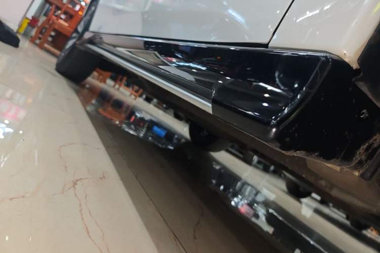 Used Mitsubishi Outlander 2020 2.4L 4x4 Zhi Xiang Edition 5 Seats Right Side Sill