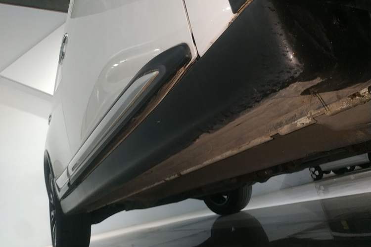 Used Mitsubishi Outlander 2020 2.4L 4x4 Zhi Xiang Edition 5 Seats Right Side Sill