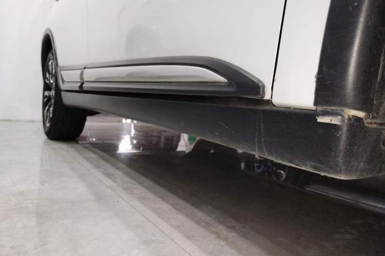 Used Mitsubishi Outlander 2020 2.4L 4x4 Zhi Xiang Edition 5 Seats Right Side Sill
