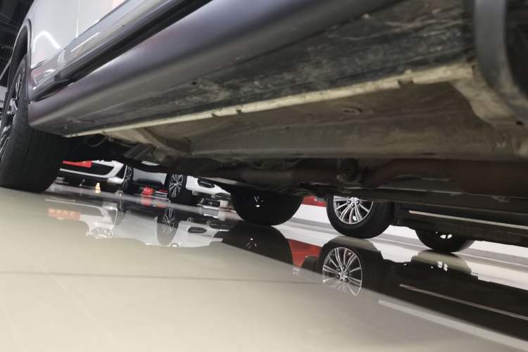 Used Mitsubishi Outlander 2020 2.0L Two-Wheel Drive Comfort Edition 5 Seats Right Side Sill