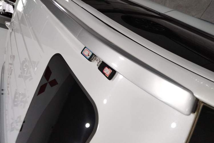 Used Mitsubishi Outlander 2020 2.4L 4x4 Zhi Xiang Edition 5 Seats Roof
