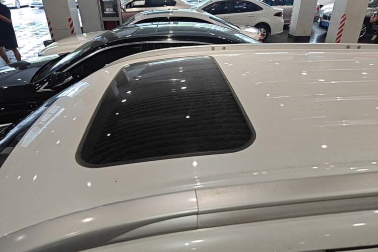 Used Mitsubishi Outlander 2020 2.4L 4x4 Zhi Xiang Edition 5 Seats Roof