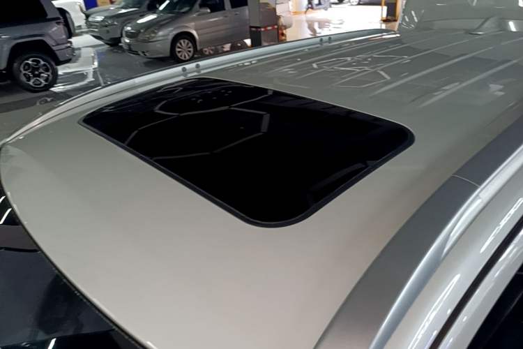 Used Mitsubishi Outlander 2020 2.4L 4x4 Zhi Xiang Edition 7-Seater Roof