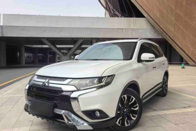 Used Mitsubishi Outlander 2020 2.4L 4x4 Zhi Xiang Edition 5 Seats