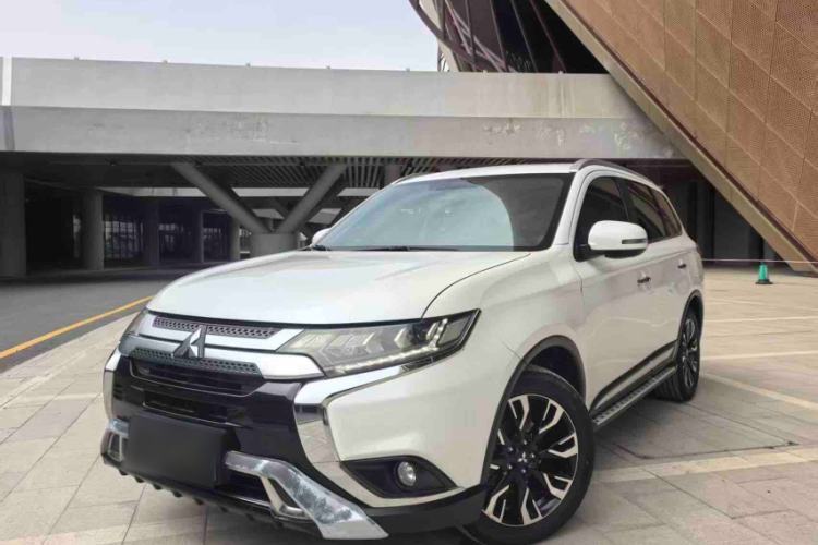 Used Mitsubishi Outlander 2020 2.4L 4x4 Zhi Xiang Edition 5 Seats Guazi used car, China used car export, Used car for sale, Used Mitsubishi cars, Cheapest cars for sale
