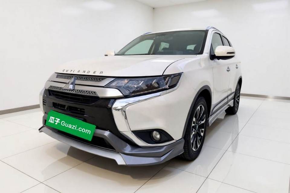 Mitsubishi Outlander 2020
