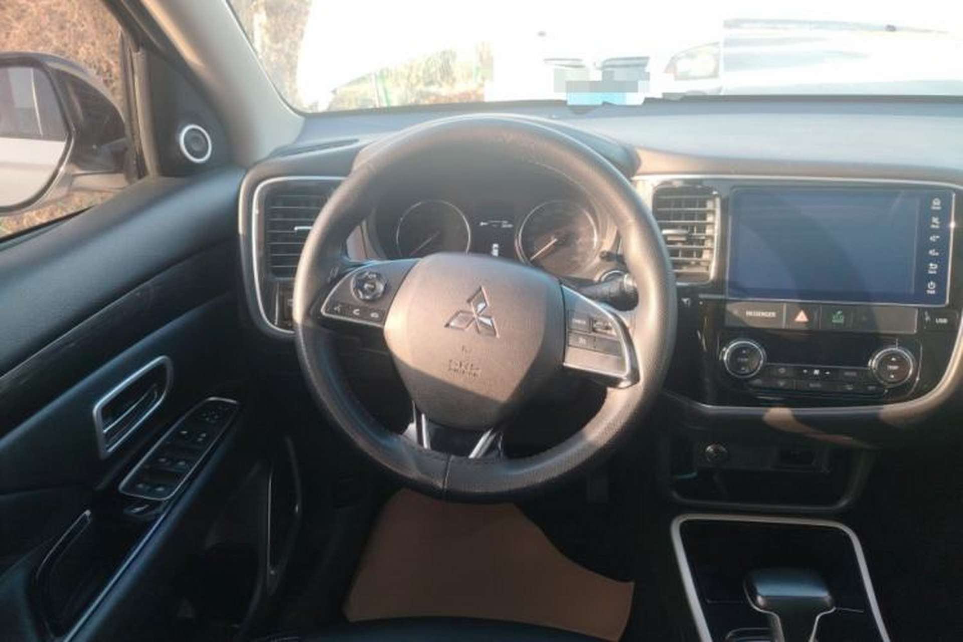 Used Mitsubishi Outlander 2020 2.0L Two-Wheel Drive Comfort Edition 7-Seater Steering Wheel