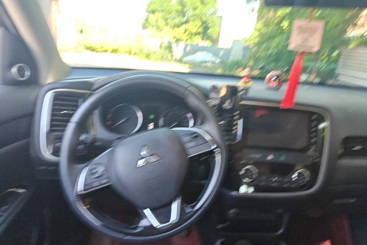 Used Mitsubishi Outlander 2020 2.0L Two-Wheel Drive Enjoyment Version 5 Seats Steering Wheel
