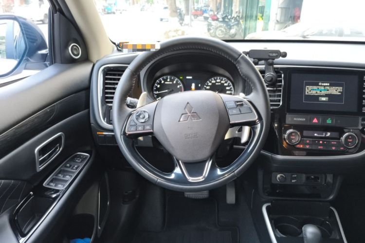 Used Mitsubishi Outlander 2020 2.4L 4x4 Zhi Xiang Edition 7-Seater Steering Wheel