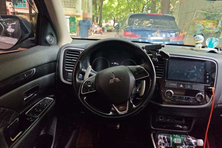 Used Mitsubishi Outlander 2020 2.4L 4x4 Zhi Xiang Edition 7-Seater Steering Wheel