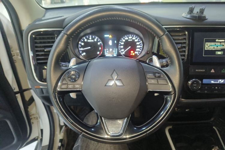 Used Mitsubishi Outlander 2020 2.4L 4x4 Zhi Xiang Edition 7-Seater Steering Wheel